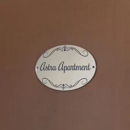 Astra-timeless Elegance In Center Côme