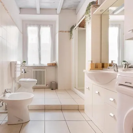 Astra-timeless Elegance In Center Appartement *