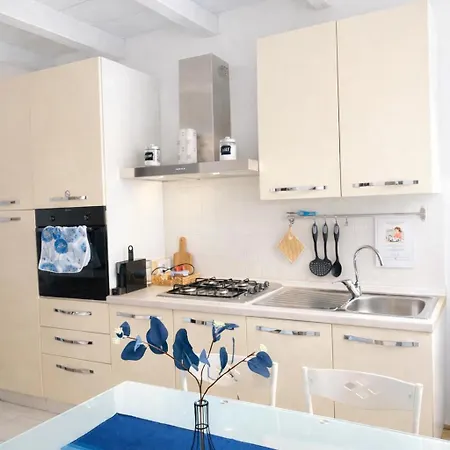 Astra-timeless Elegance In Center *